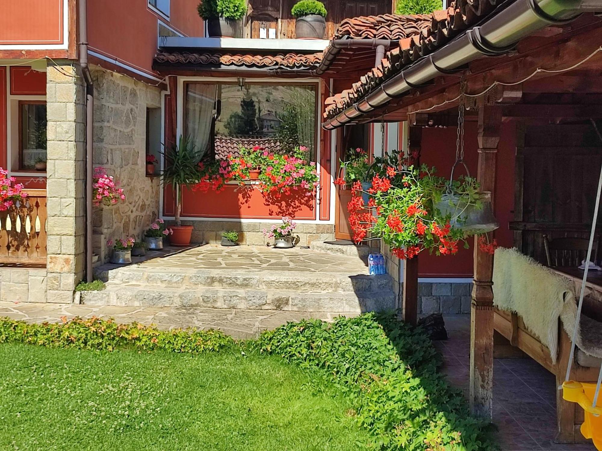 Радкината Къща Otel Koprivştitsa Dış mekan fotoğraf